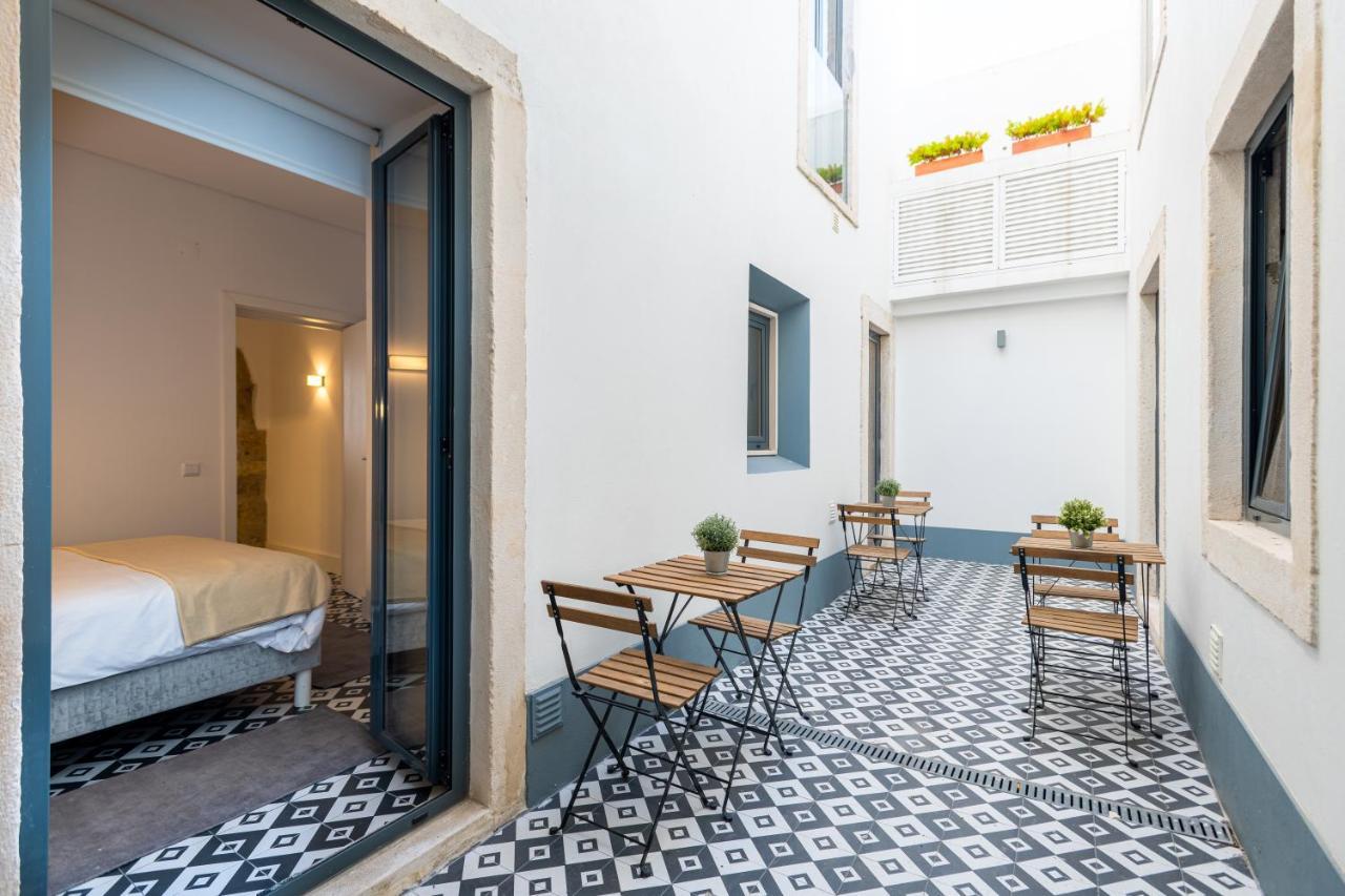 Villa Graca -Hostels And Apartments Santarem Exterior photo